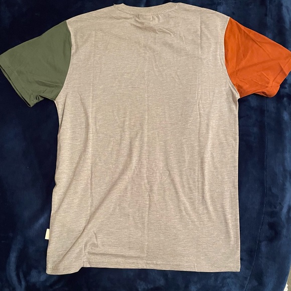 Mens Small Urban multi-color short sleeve tee - Picture 3 of 5